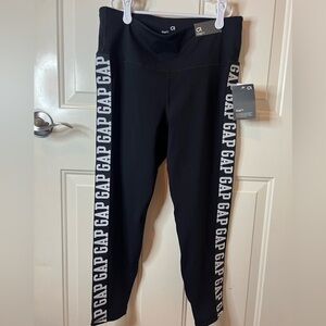 GapFit Medium Leggings Cropped Logo Dry Wicking Breathable New With Tags